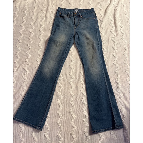 Levi Strauss & Co. Gold Label Women's Totally Shaping Bootcut Jeans. Size: 2S - Picture 2 of 11
